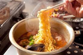 한국인은 왜 라면에 열광하는가 – Tại sao người Hàn Quốc lại cuồng mỳ tôm (ramyeon).